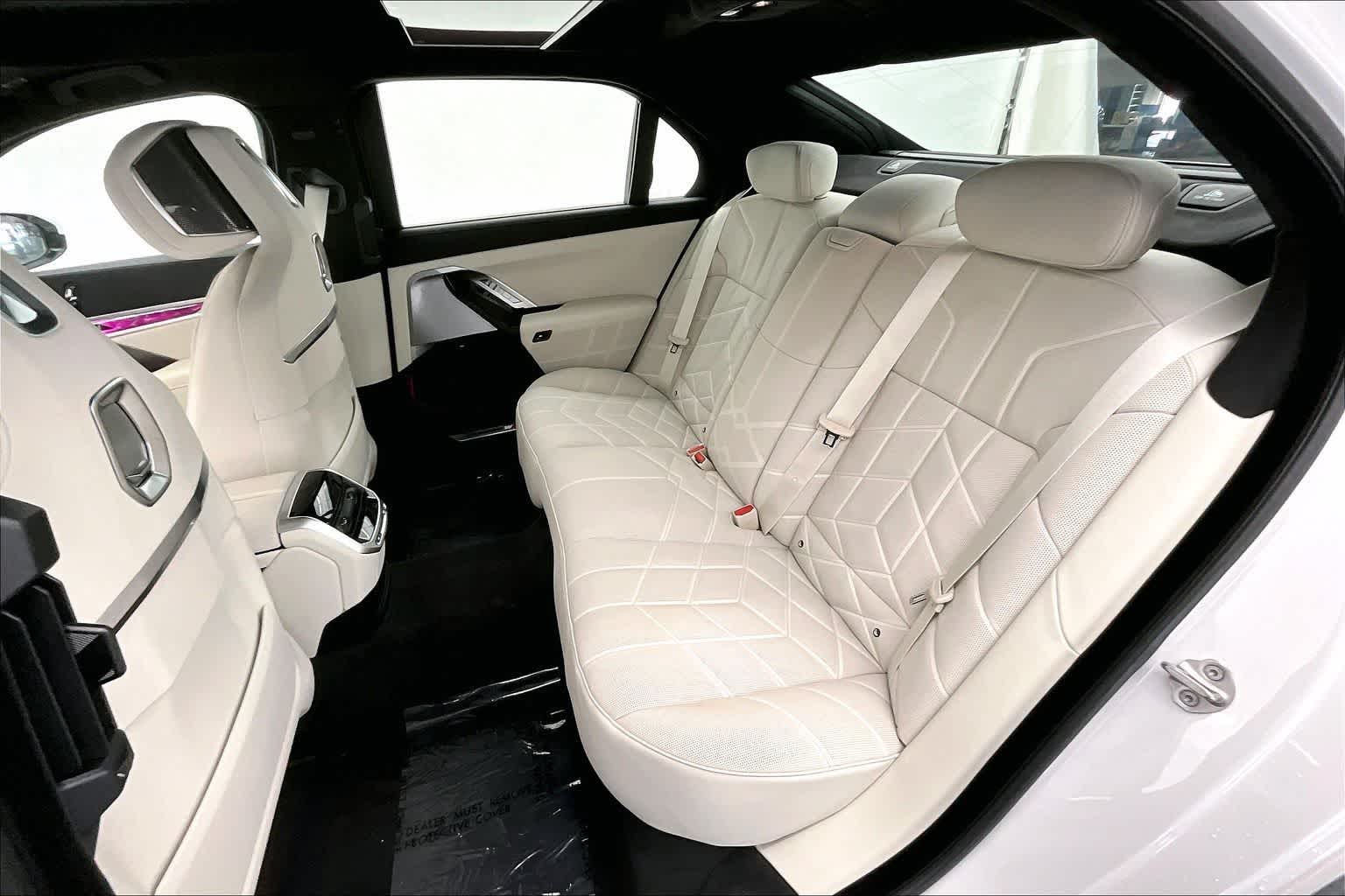 Thumbnail: 2025 BMW 7 Series - 13