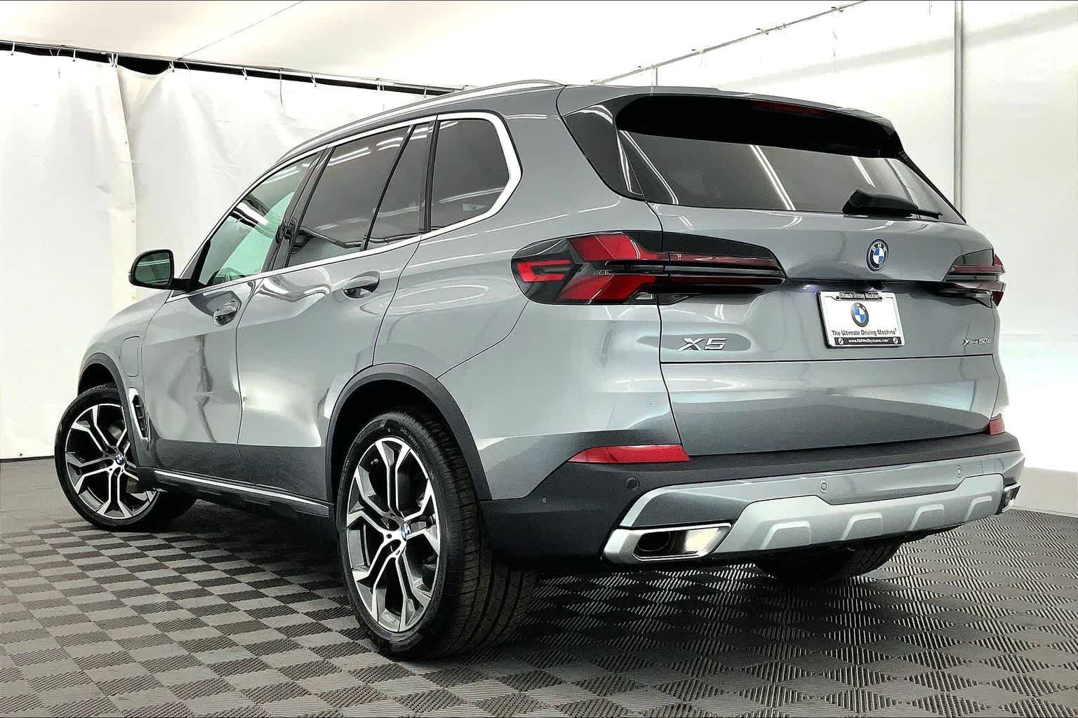 Thumbnail: 2026 BMW X5 - 4
