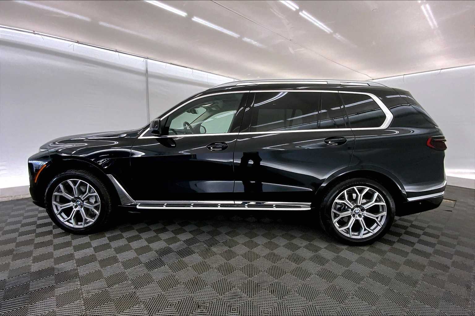 Thumbnail: 2024 BMW X7 - 3