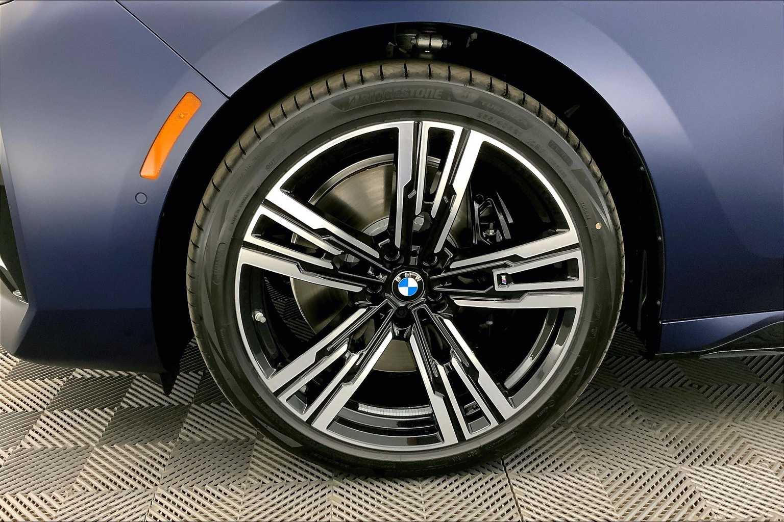 Thumbnail: 2025 BMW 7 Series - 8