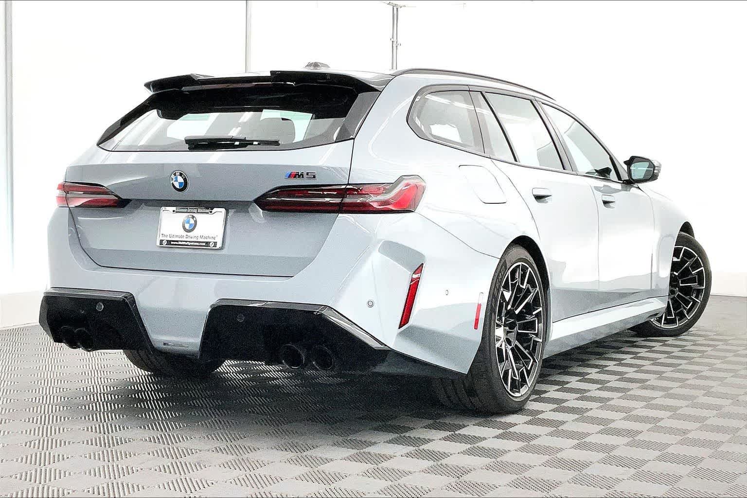 Thumbnail: 2026 BMW M5 - 22