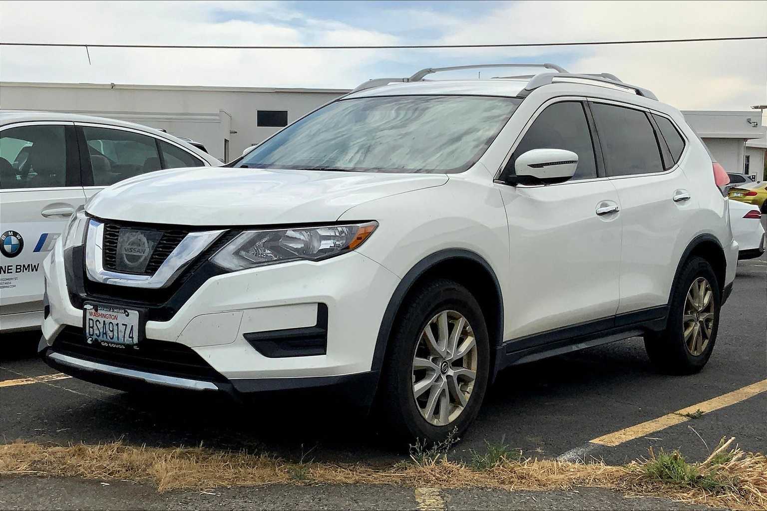 Thumbnail: 2017 Nissan Rogue - 1