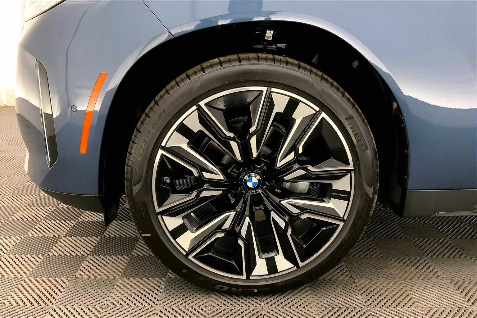 Thumbnail: 2025 BMW X3 - 8