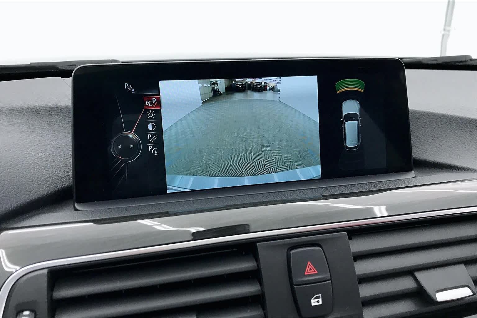 Thumbnail: 2016 BMW 3 Series - 21