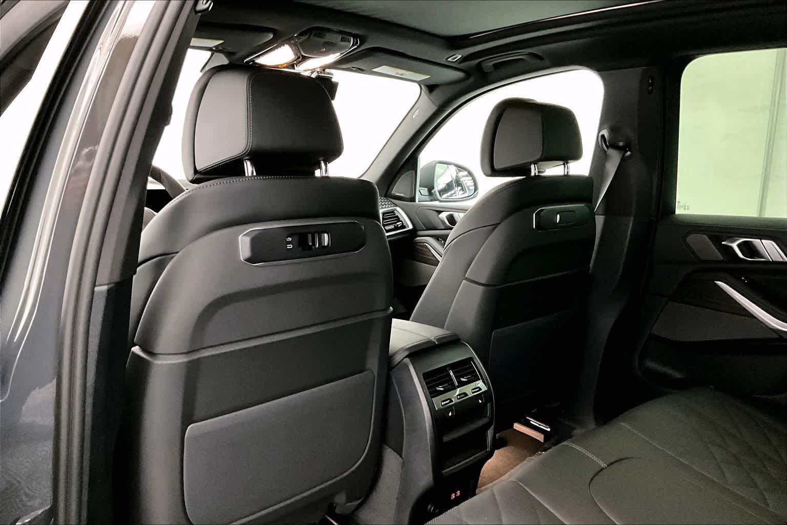 Thumbnail: 2026 BMW X5 - 12