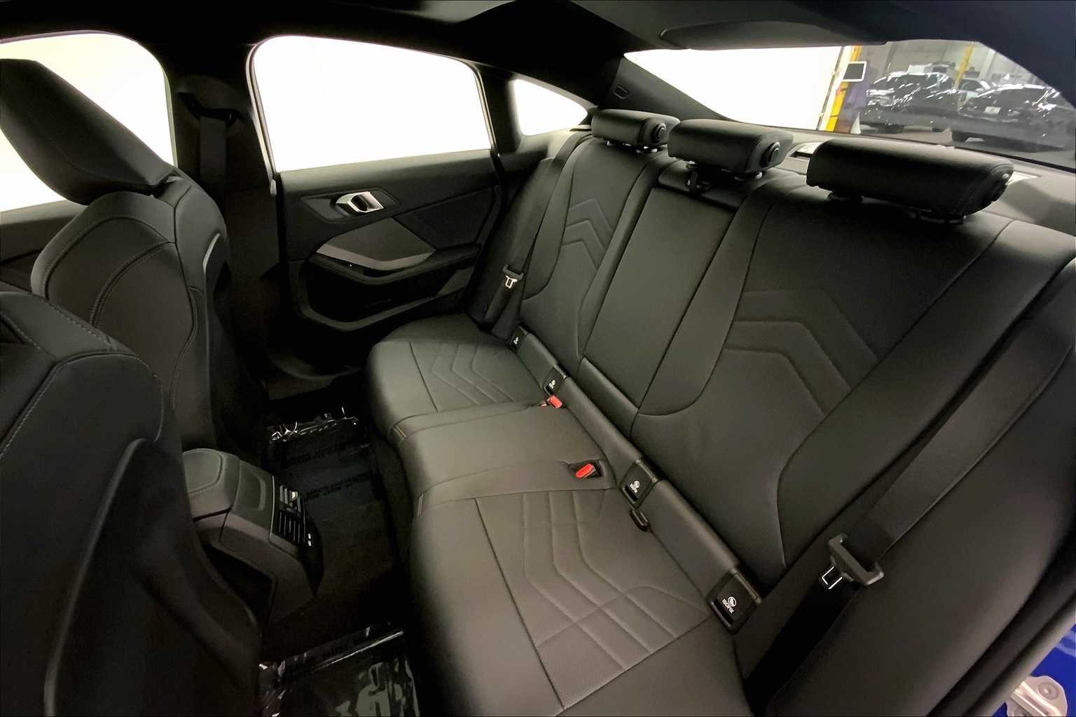 Thumbnail: 2025 BMW 2 Series - 13