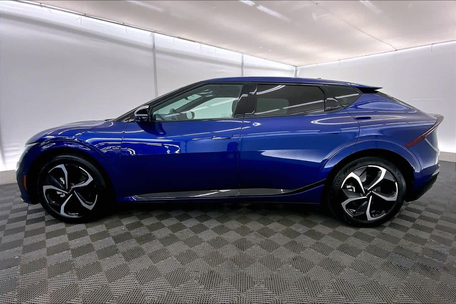 Thumbnail: 2023 Kia EV6 - 3