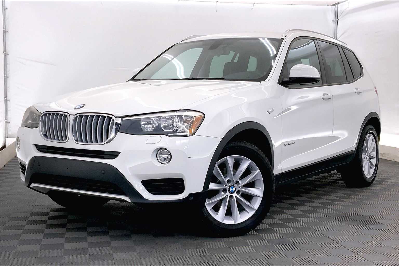 2015 BMW X3 xDrive28d Hero Image