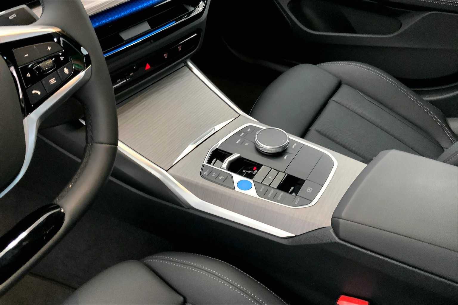 Thumbnail: 2025 BMW i4 - 16