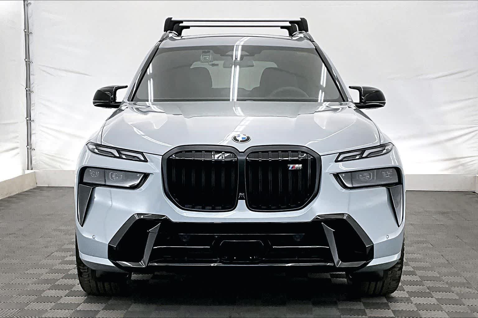 Thumbnail: 2026 BMW X7 - 6