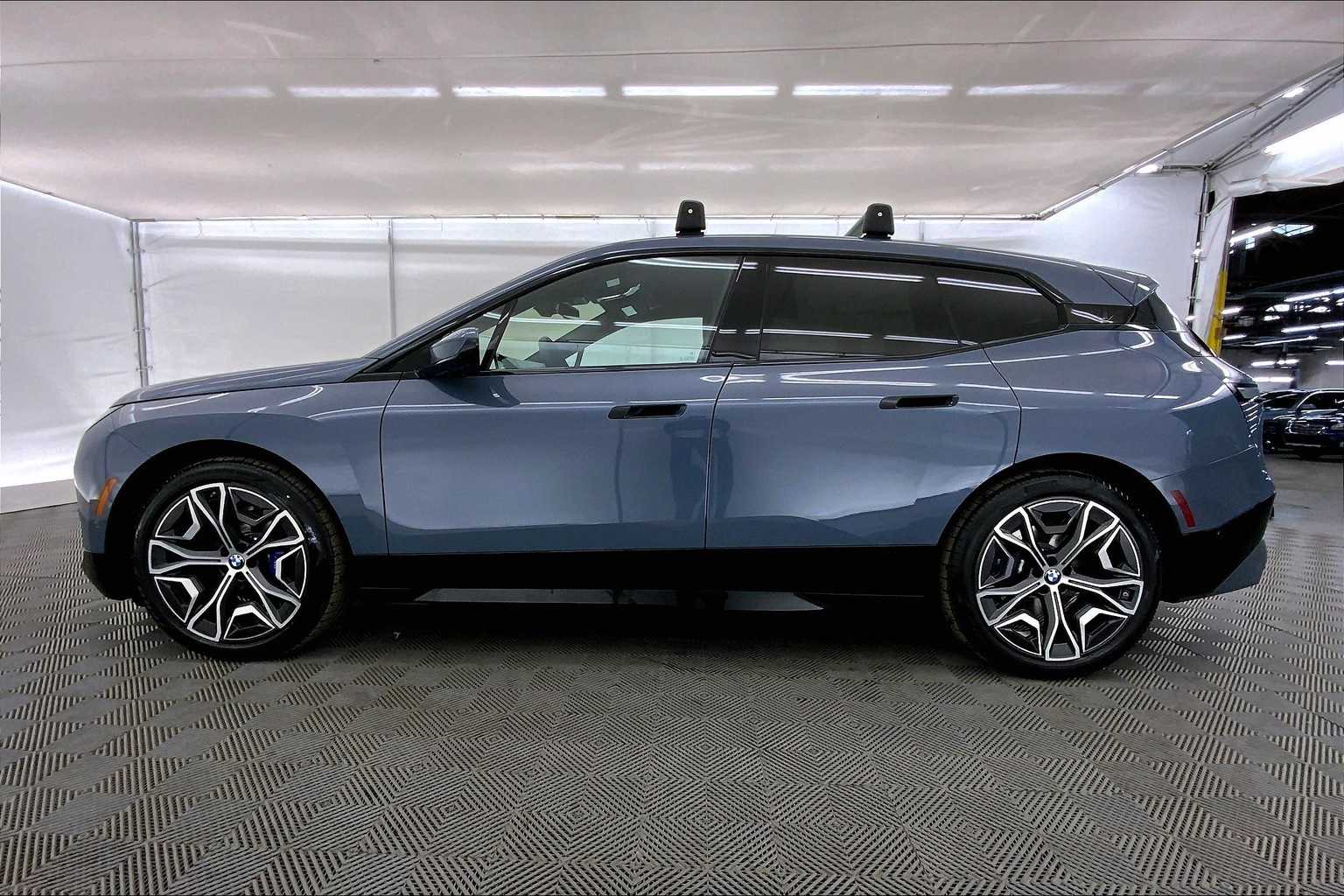 Thumbnail: 2025 BMW iX - 3