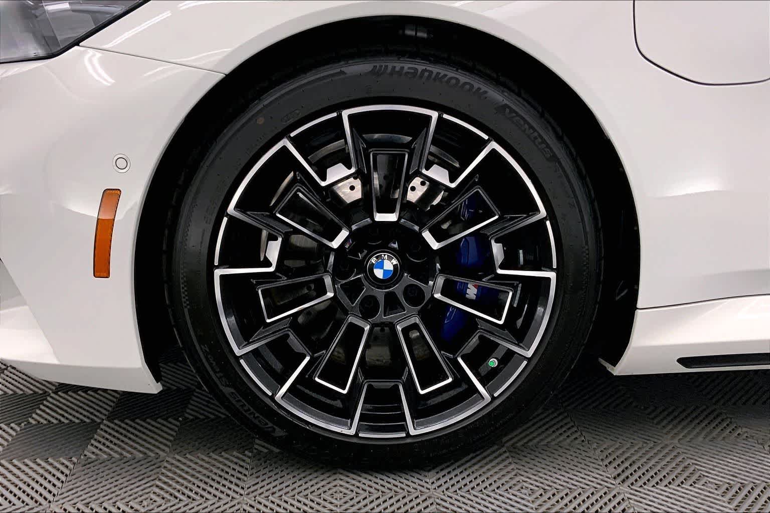 Thumbnail: 2026 BMW M5 - 8