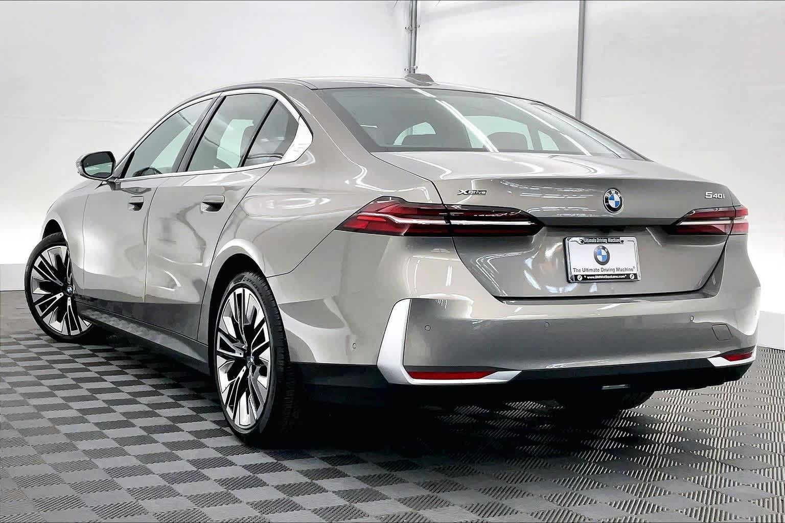 Thumbnail: 2026 BMW 5 Series - 4