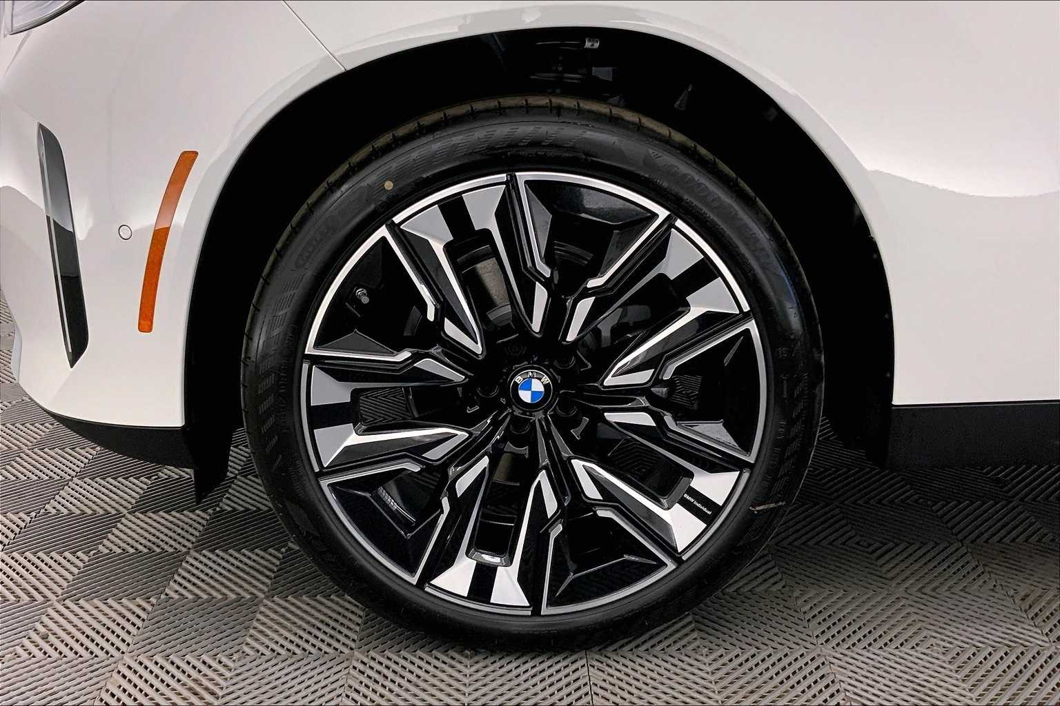 Thumbnail: 2025 BMW X3 - 8