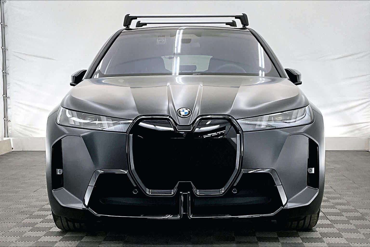 Thumbnail: 2026 BMW iX - 6