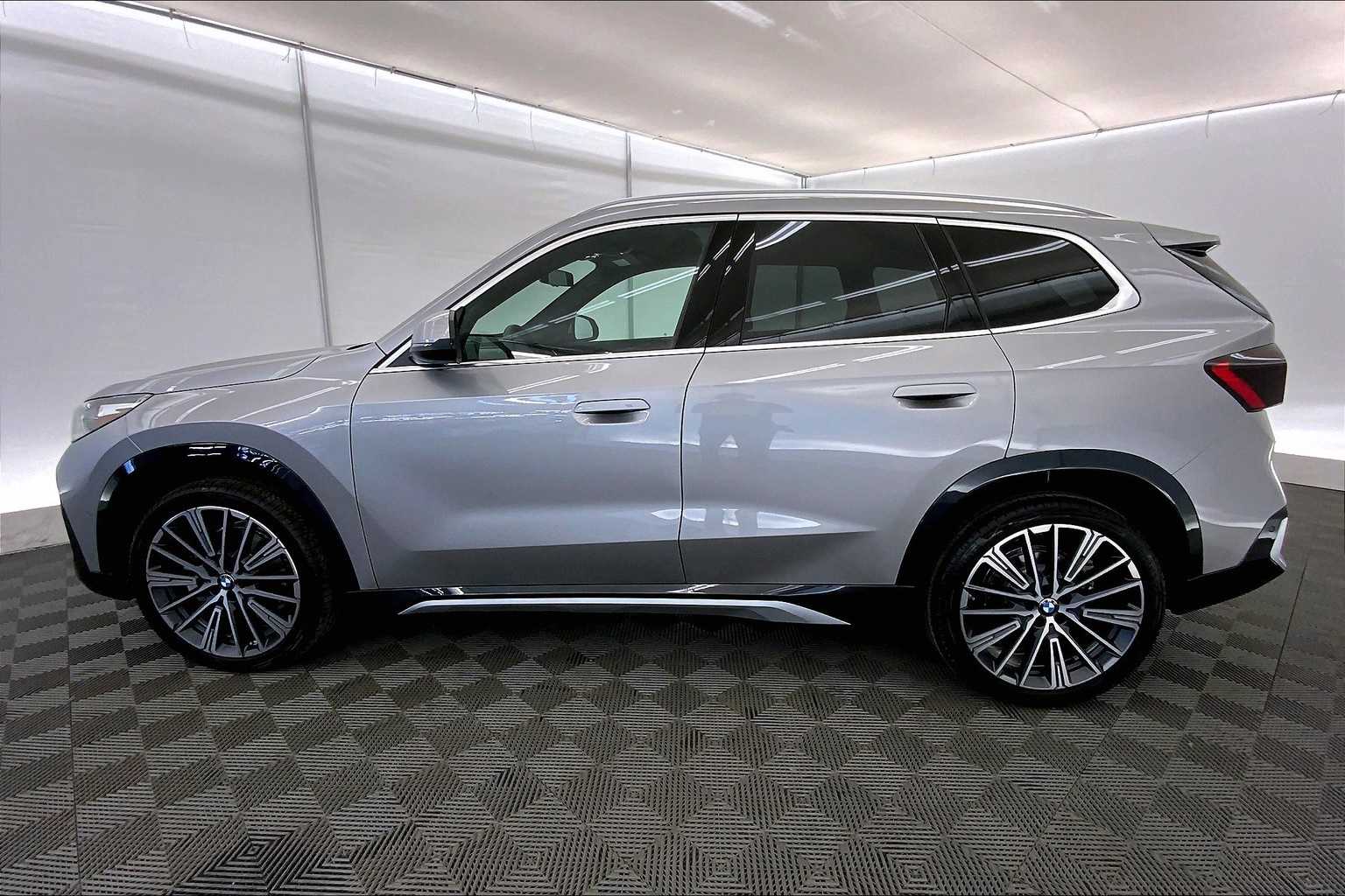 Thumbnail: 2025 BMW X1 - 3