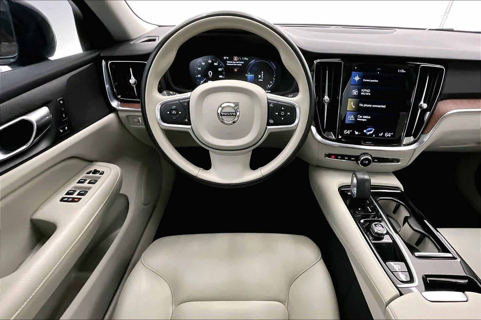 Thumbnail: 2022 Volvo S60 - 14