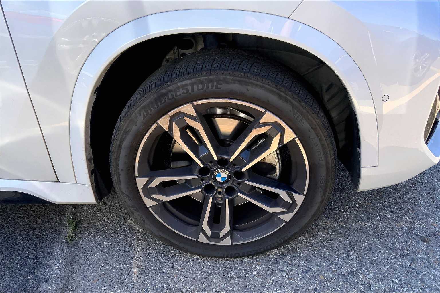 Thumbnail: 2023 BMW X1 - 14