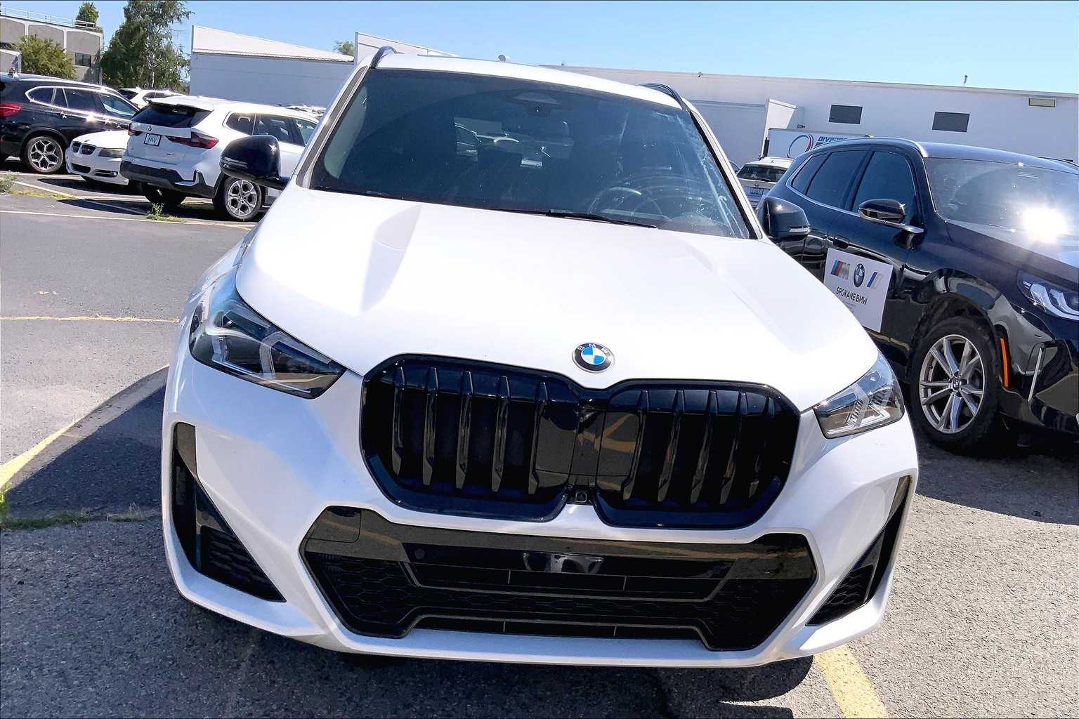 Thumbnail: 2023 BMW X1 - 6