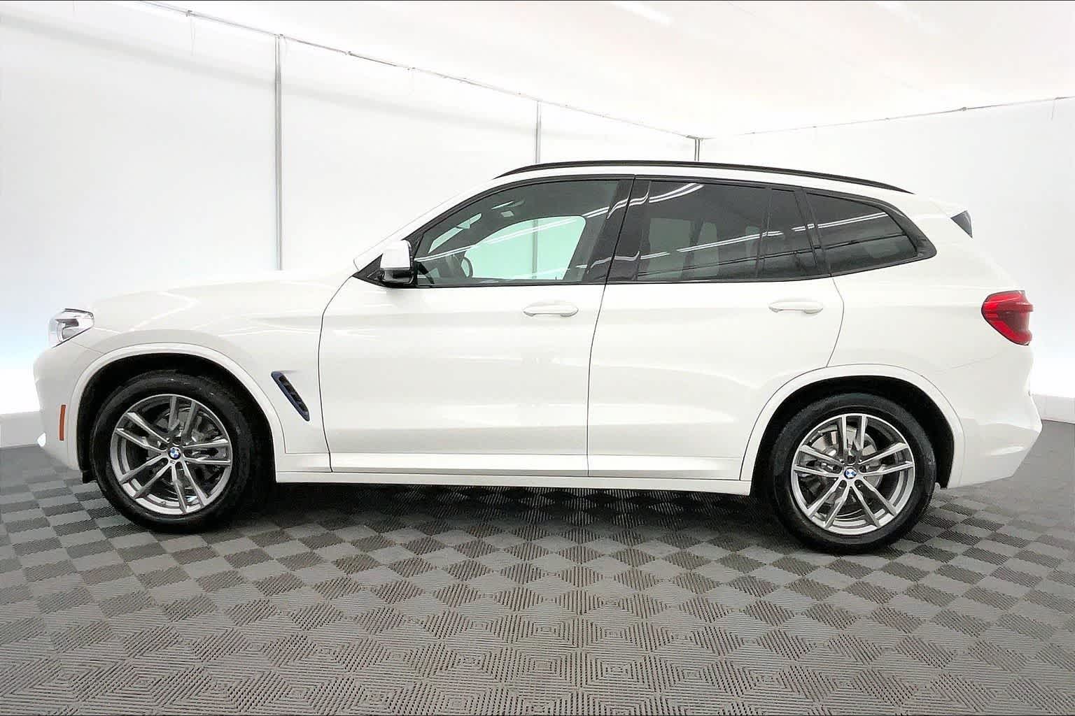 Thumbnail: 2021 BMW X3 - 3