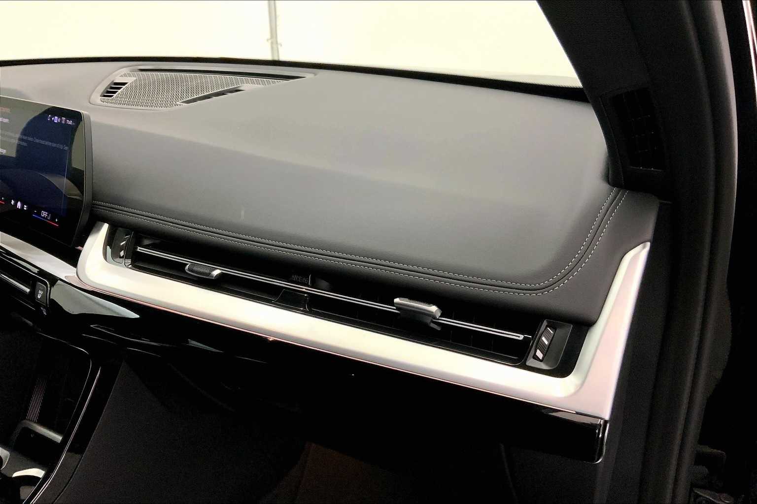 Thumbnail: 2025 BMW X1 - 23