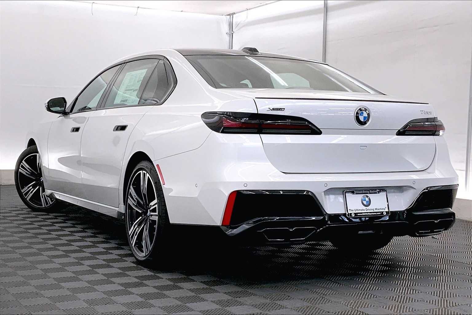 Thumbnail: 2025 BMW 7 Series - 4