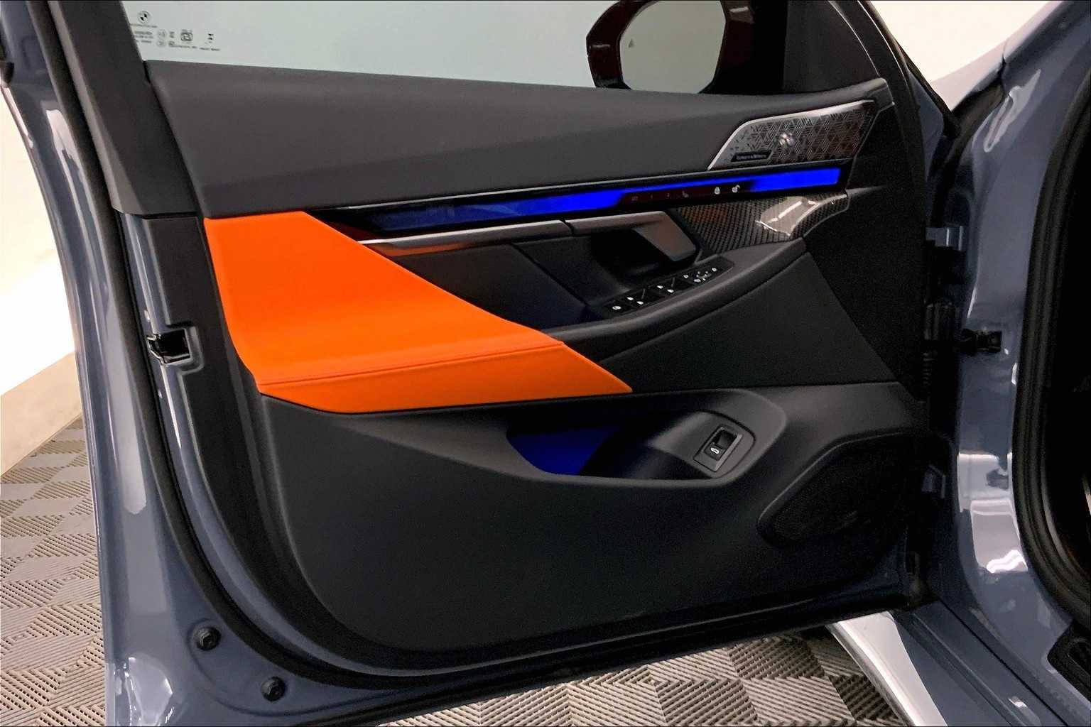 Thumbnail: 2025 BMW M5 - 27