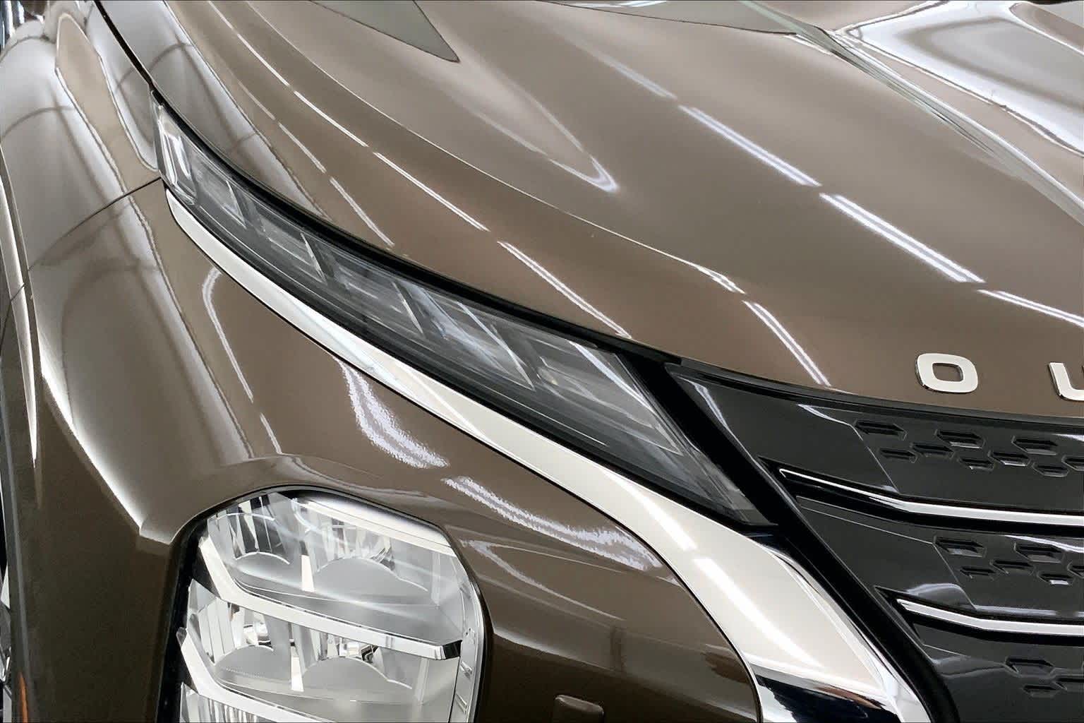 Thumbnail: 2023 Mitsubishi Outlander - 31