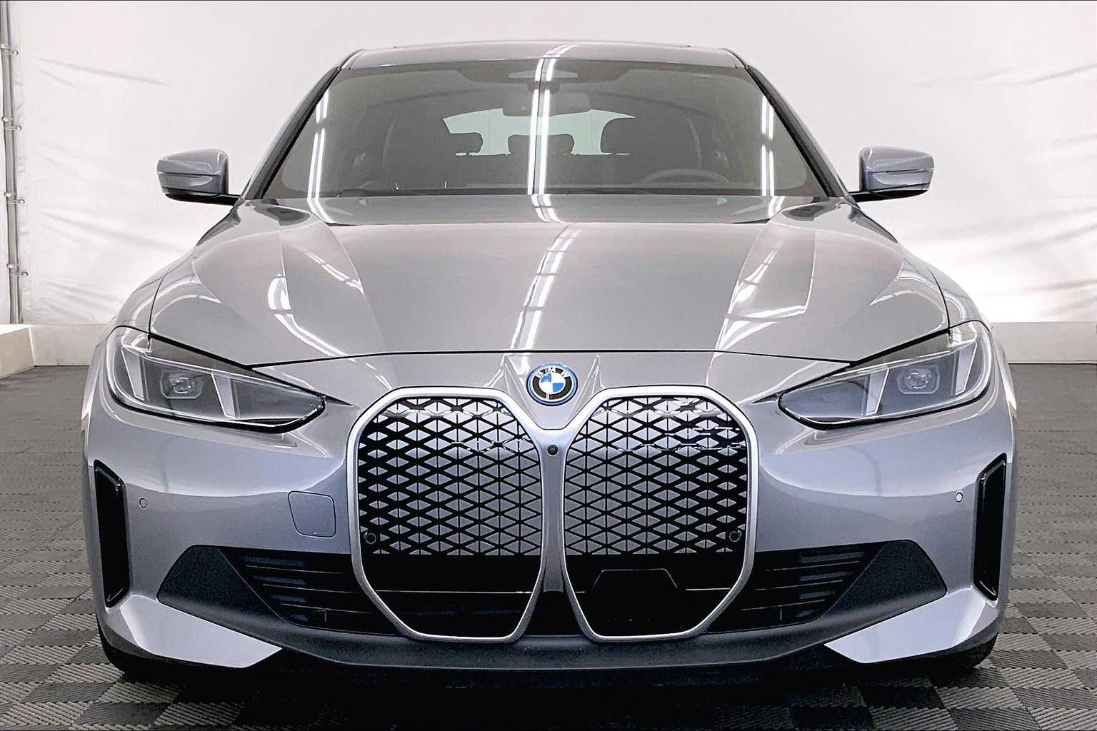 Thumbnail: 2025 BMW i4 - 6