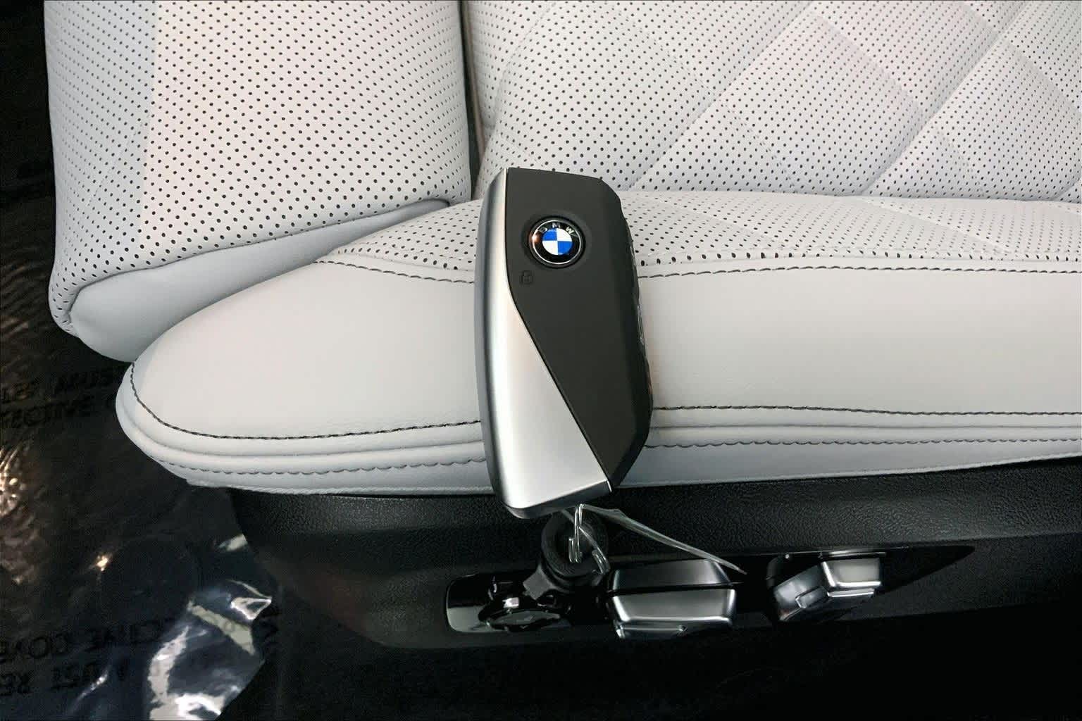 Thumbnail: 2026 BMW X5 - 20