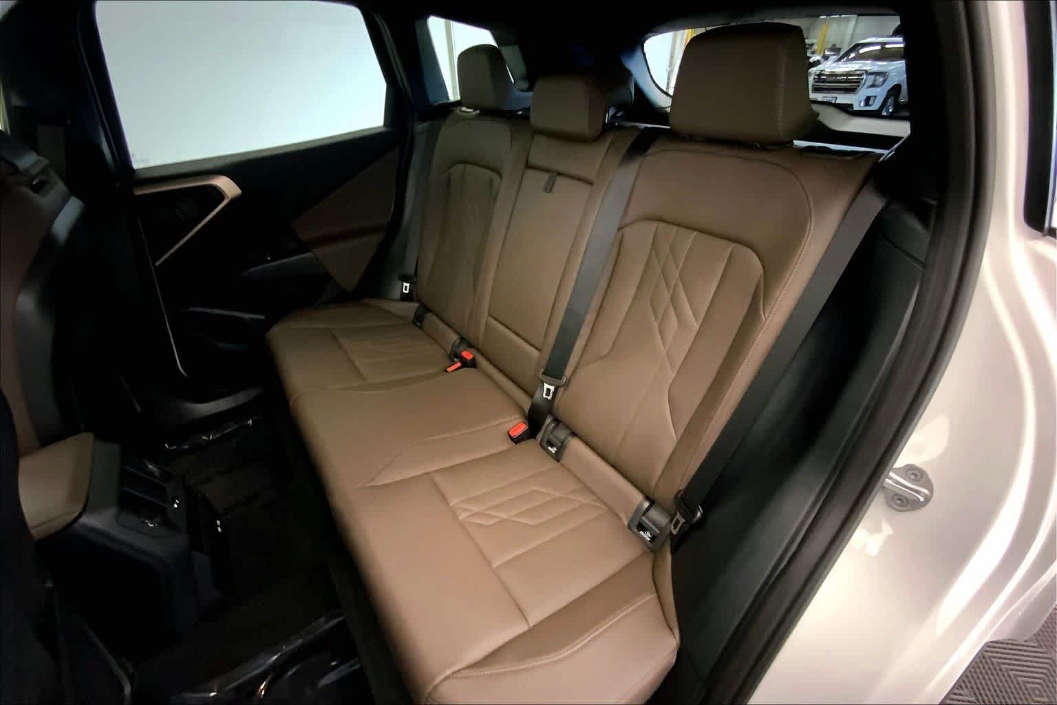 Thumbnail: 2025 BMW X3 - 13