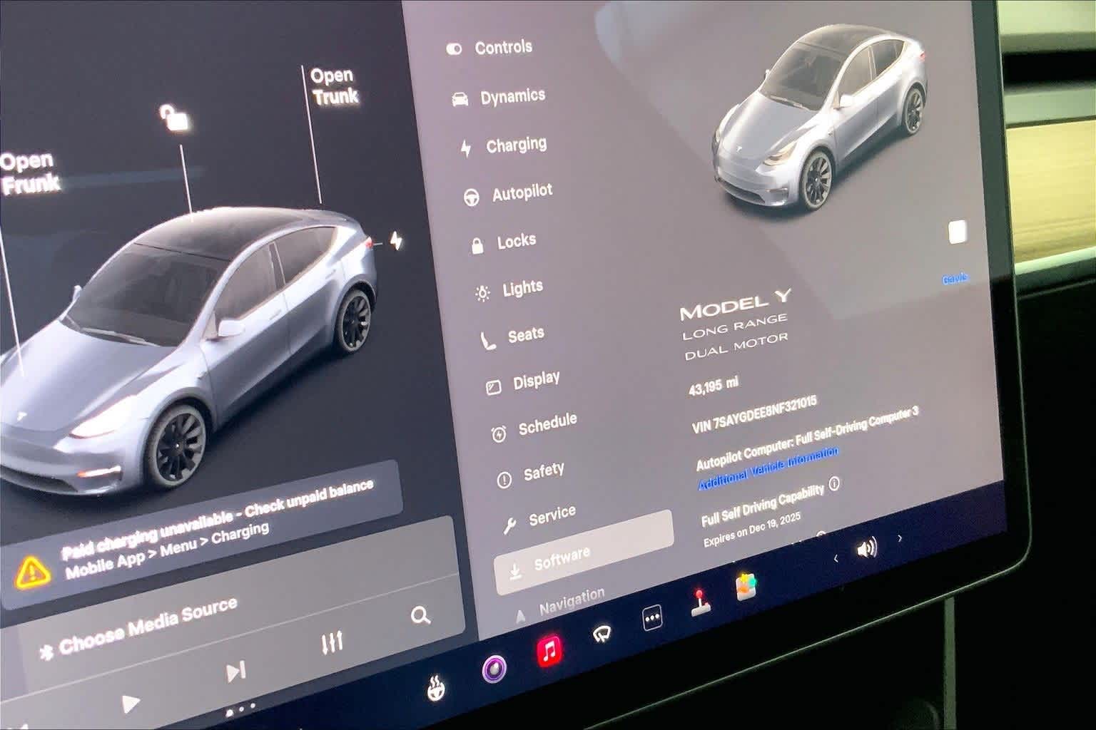 Thumbnail: 2022 Tesla Model Y - 17