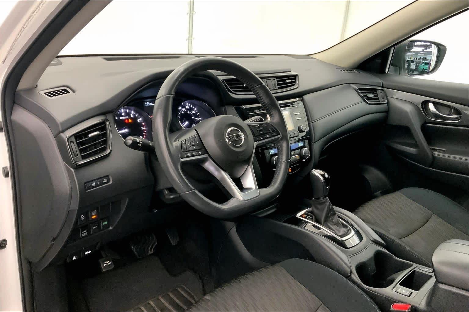 Thumbnail: 2017 Nissan Rogue - 2