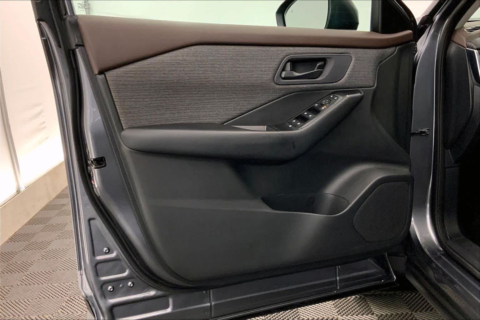 Thumbnail: 2023 Nissan Rogue - 27