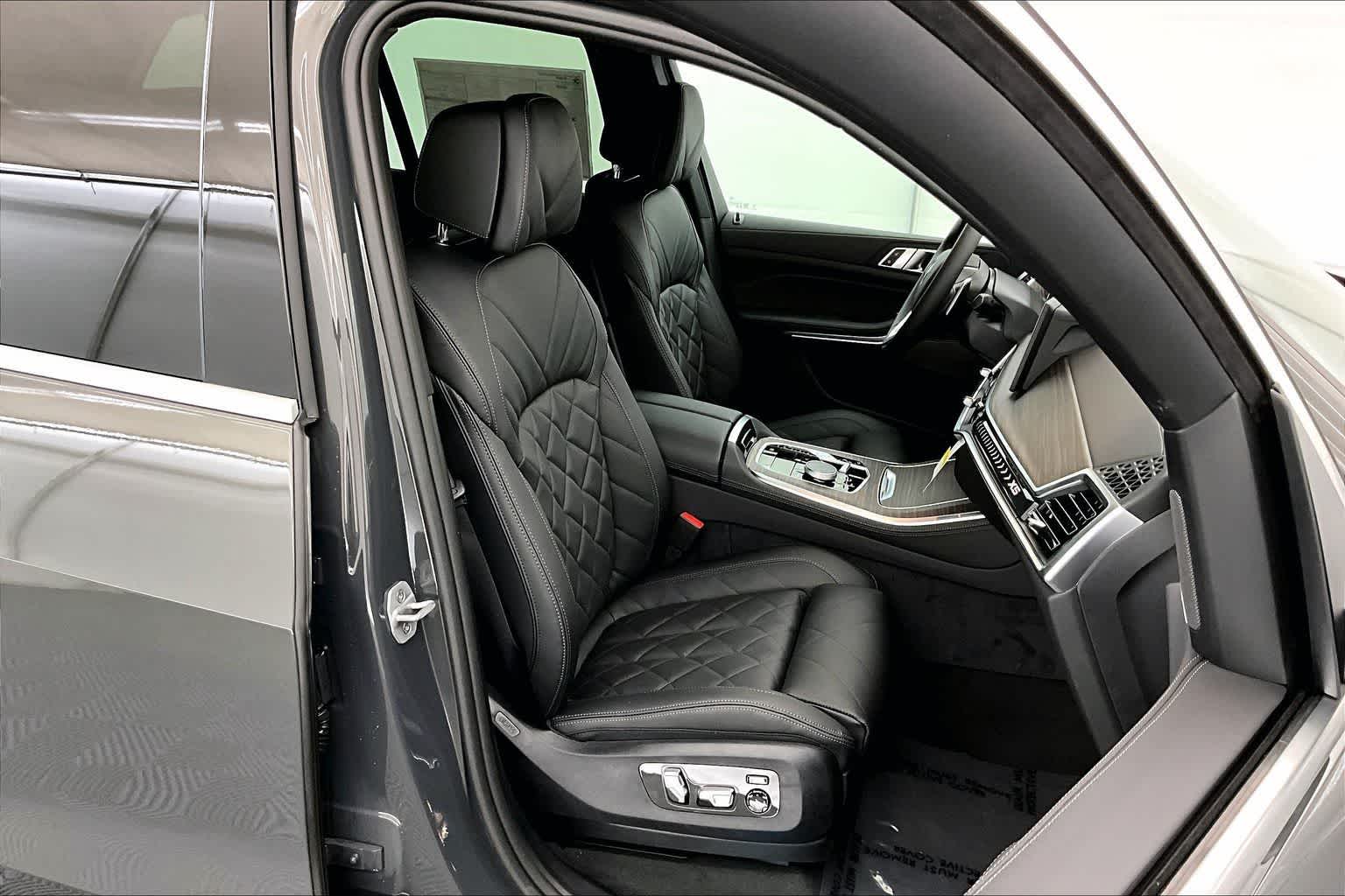 Thumbnail: 2026 BMW X5 - 14