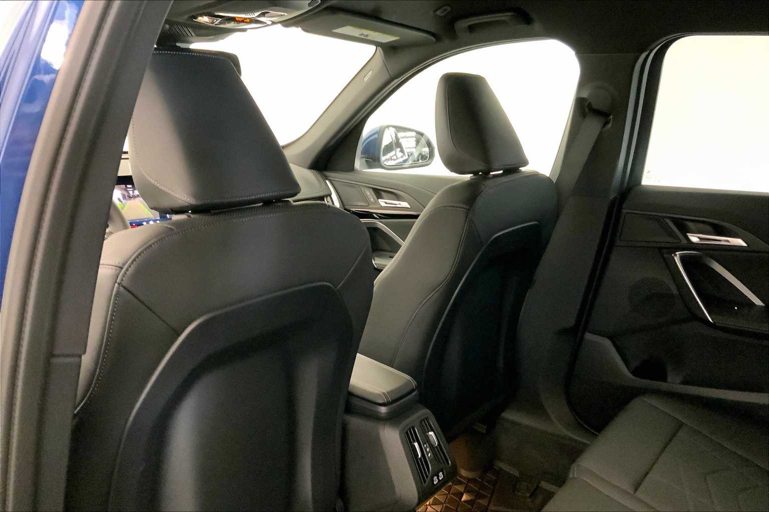 Thumbnail: 2025 BMW X1 - 12