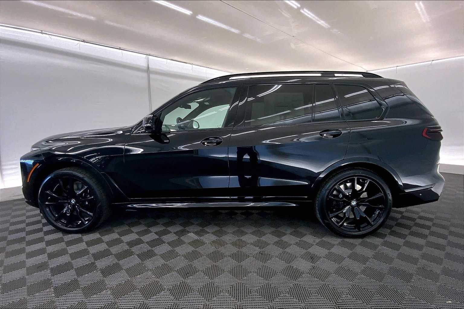 Thumbnail: 2026 BMW X7 - 3
