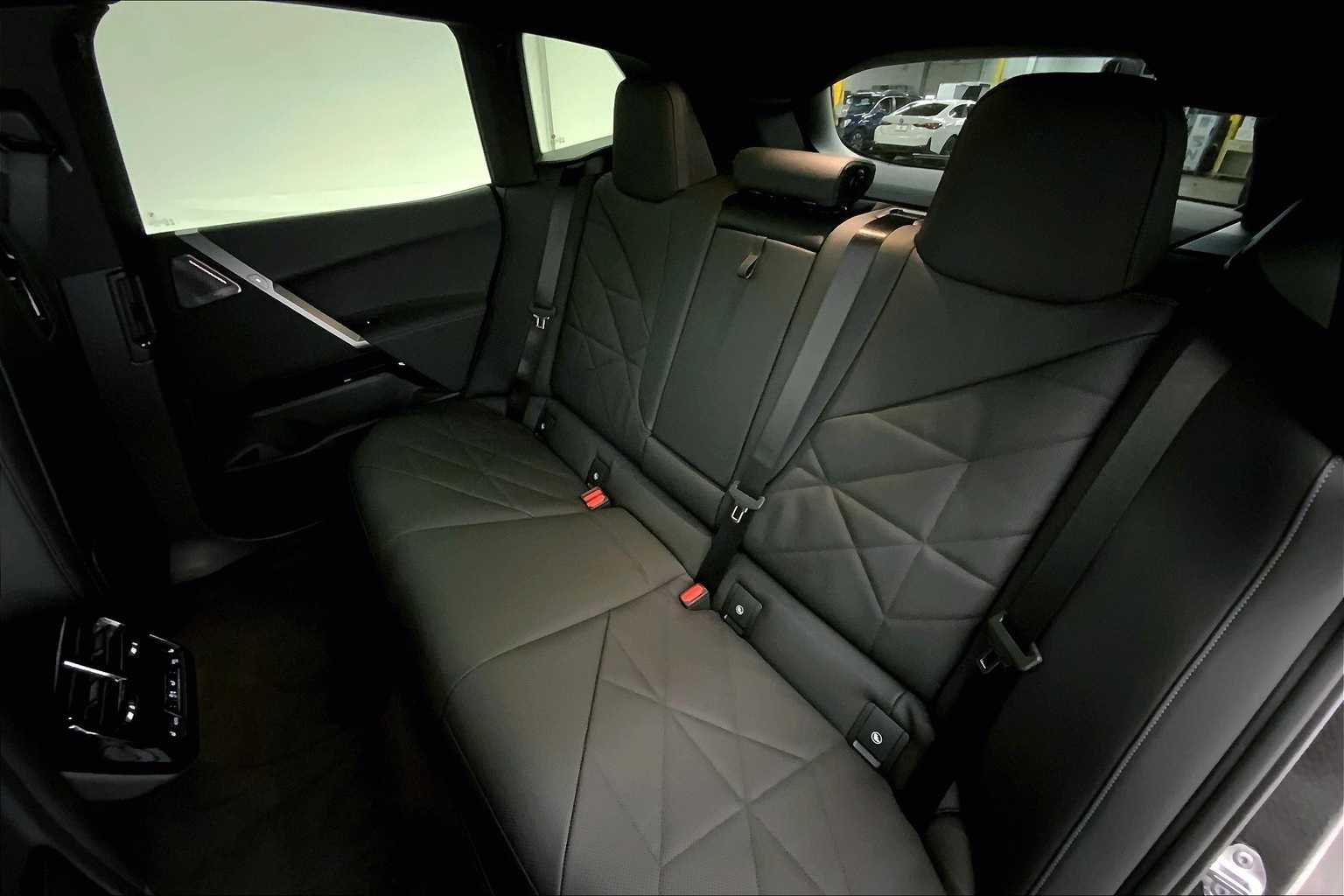 Thumbnail: 2025 BMW iX - 13