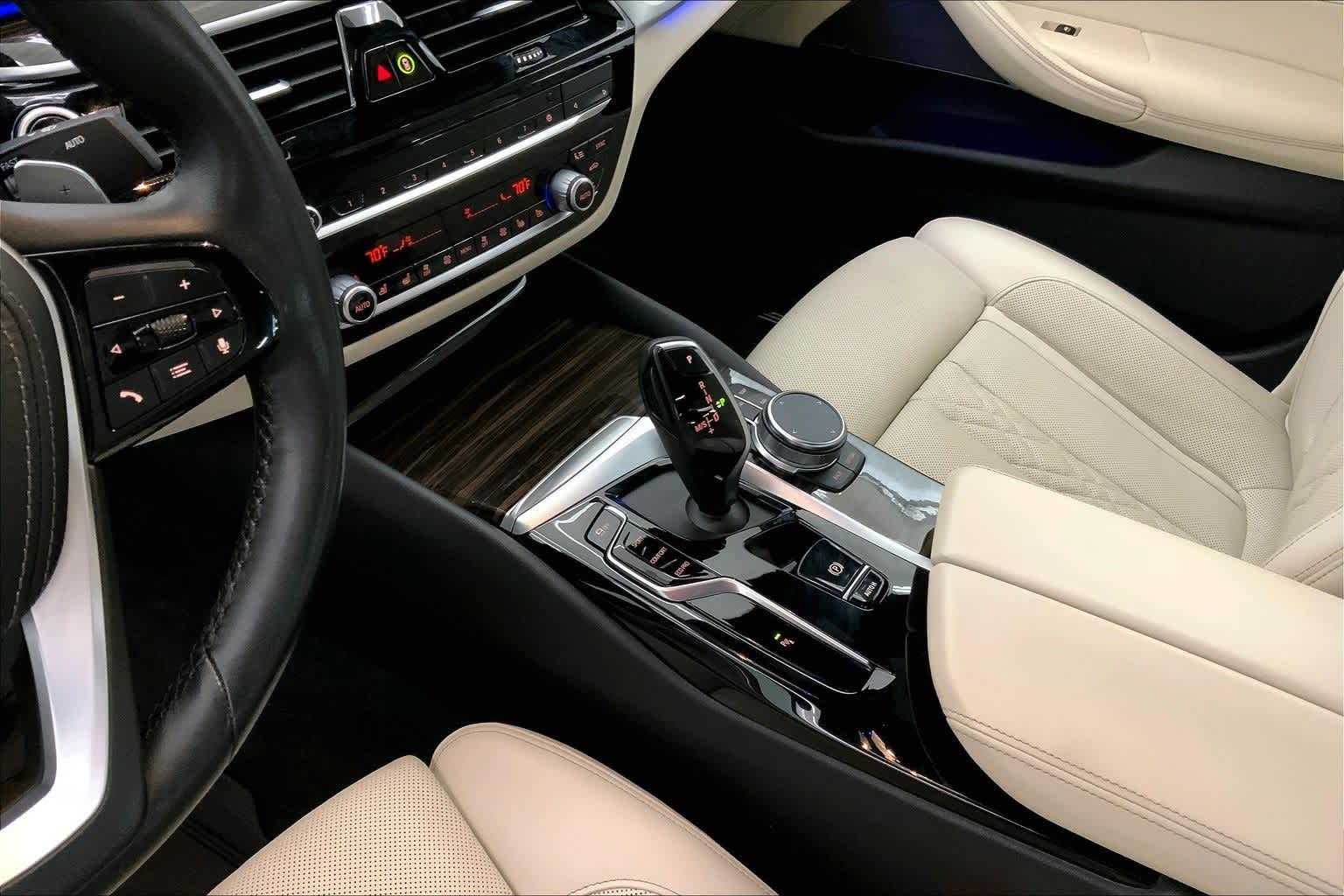 Thumbnail: 2023 BMW 5 Series - 16