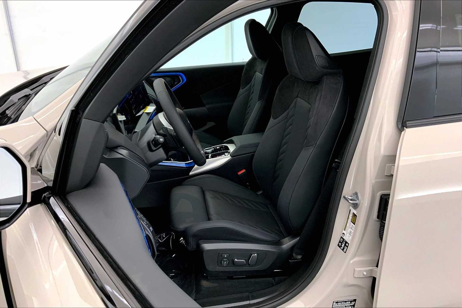 Thumbnail: 2025 BMW X3 - 11