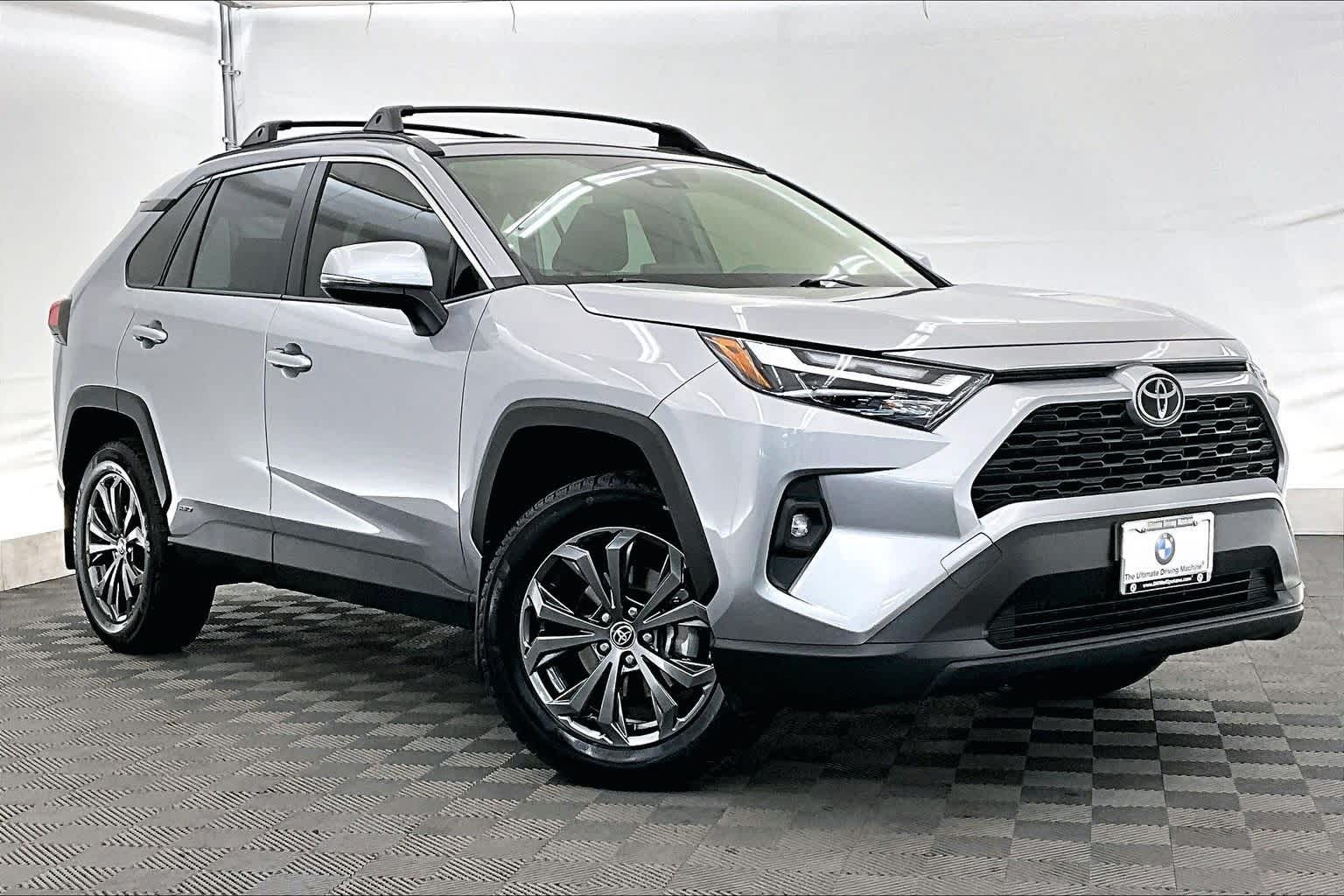 Thumbnail: 2025 Toyota RAV4 - 21
