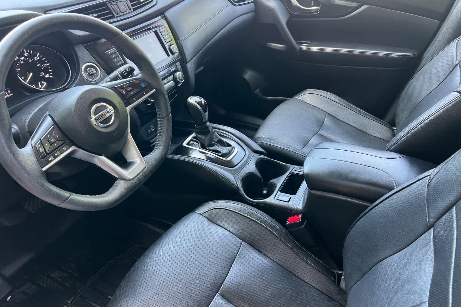 Thumbnail: 2020 Nissan Rogue - 6