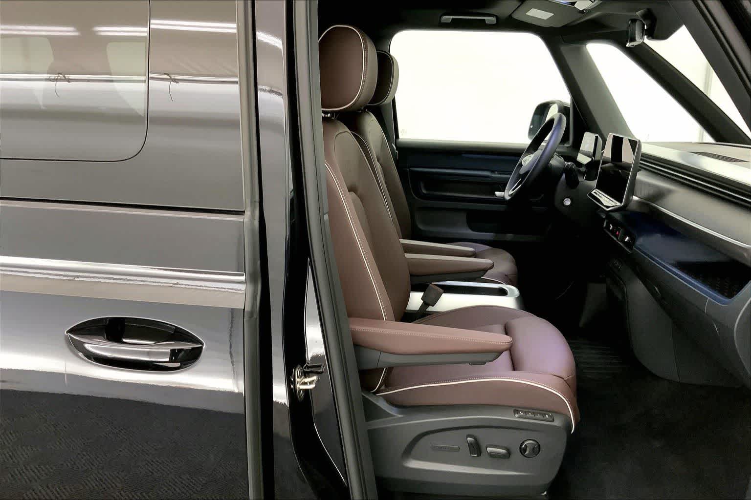 Thumbnail: 2025 Volkswagen ID.Buzz - 13