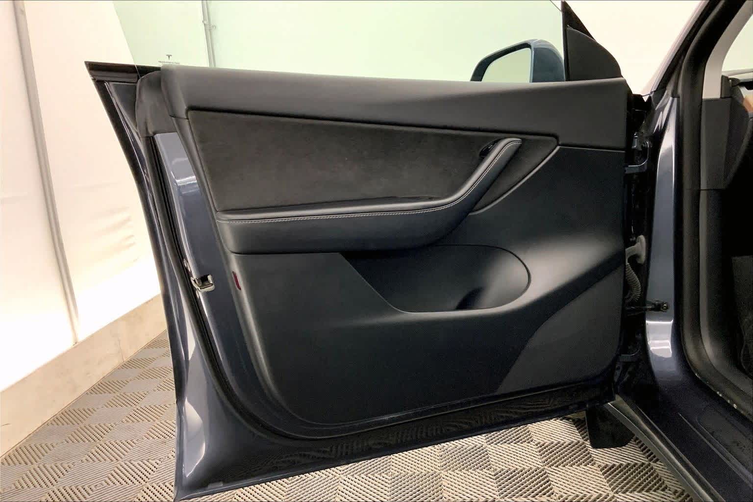 Thumbnail: 2022 Tesla Model Y - 27