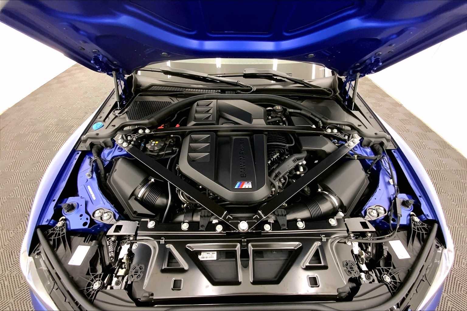 Thumbnail: 2025 BMW M3 - 9