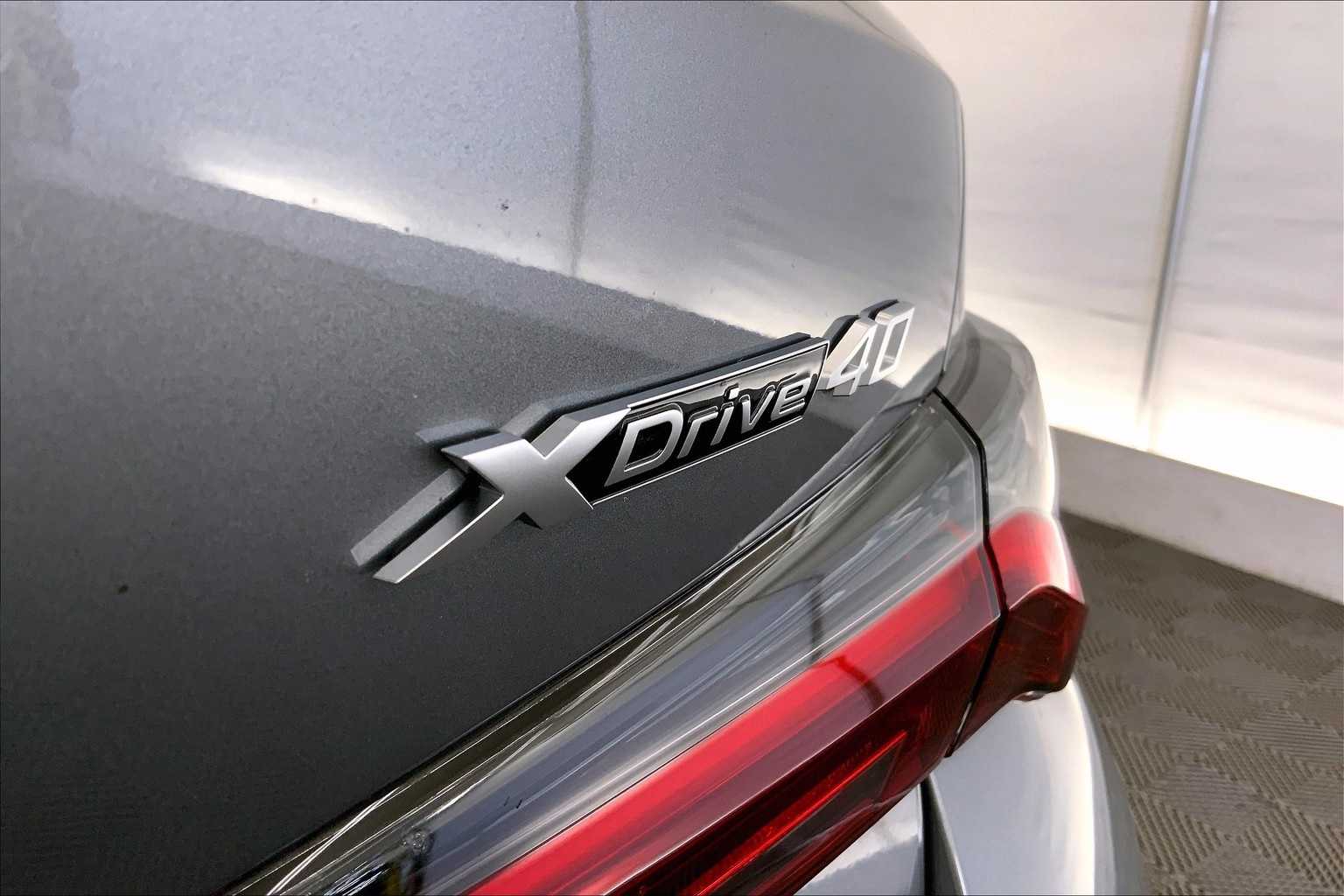 Thumbnail: 2025 BMW i4 - 7