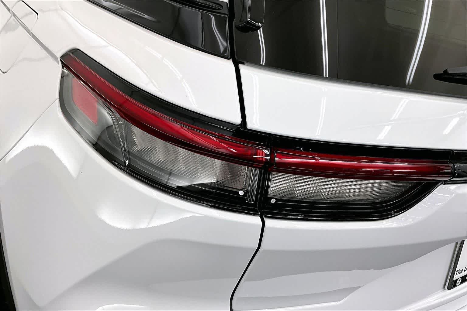 Thumbnail: 2023 Jeep Grand Cherokee - 32