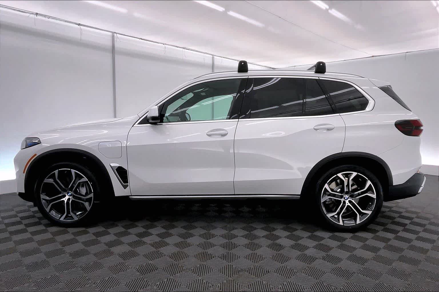 Thumbnail: 2026 BMW X5 - 3