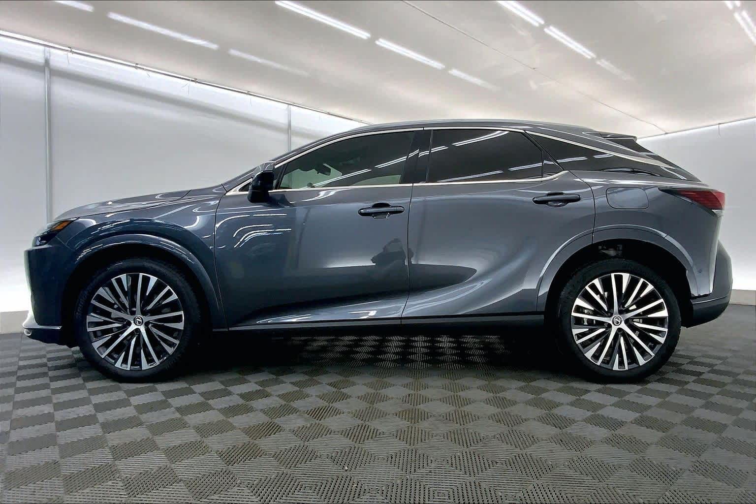 Thumbnail: 2025 Lexus RX - 3