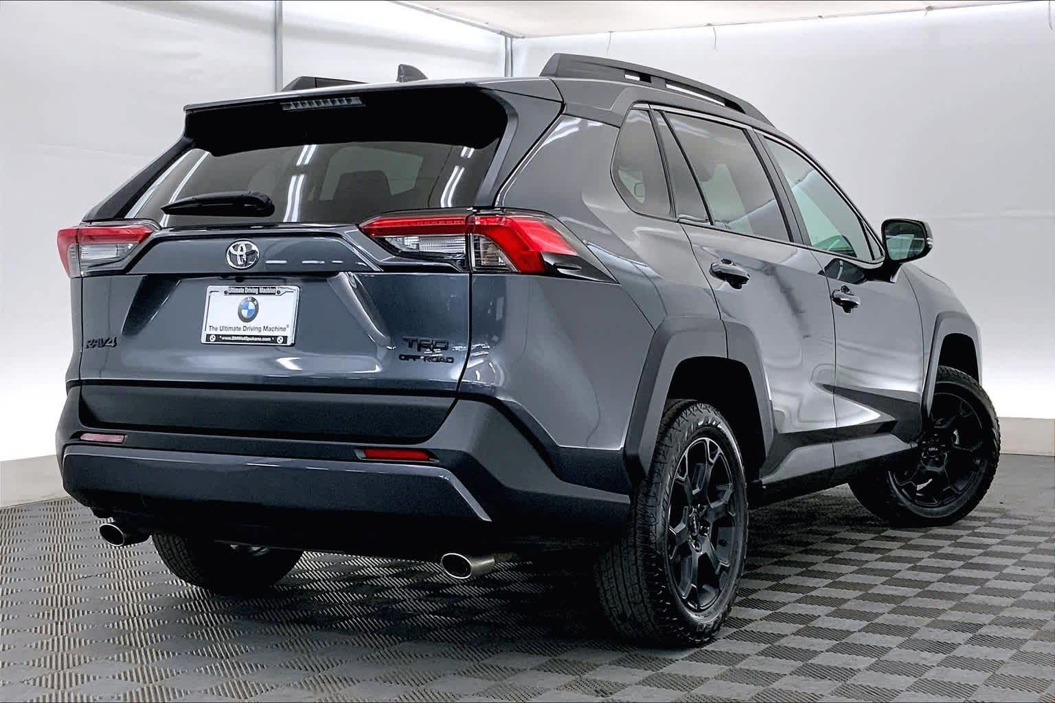 Thumbnail: 2021 Toyota RAV4 - 22